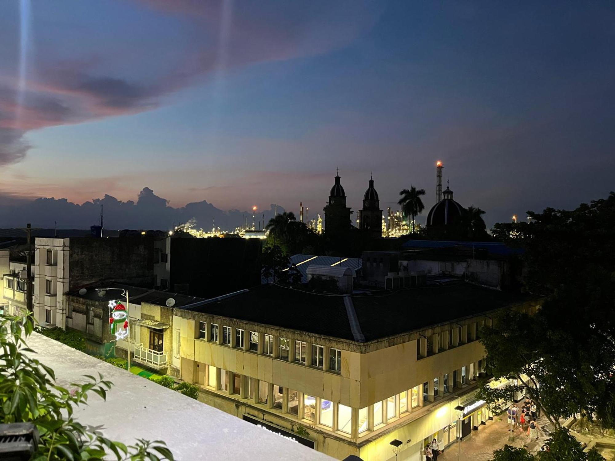 Hotel San Carlos Barrancabermeja Bagian luar foto