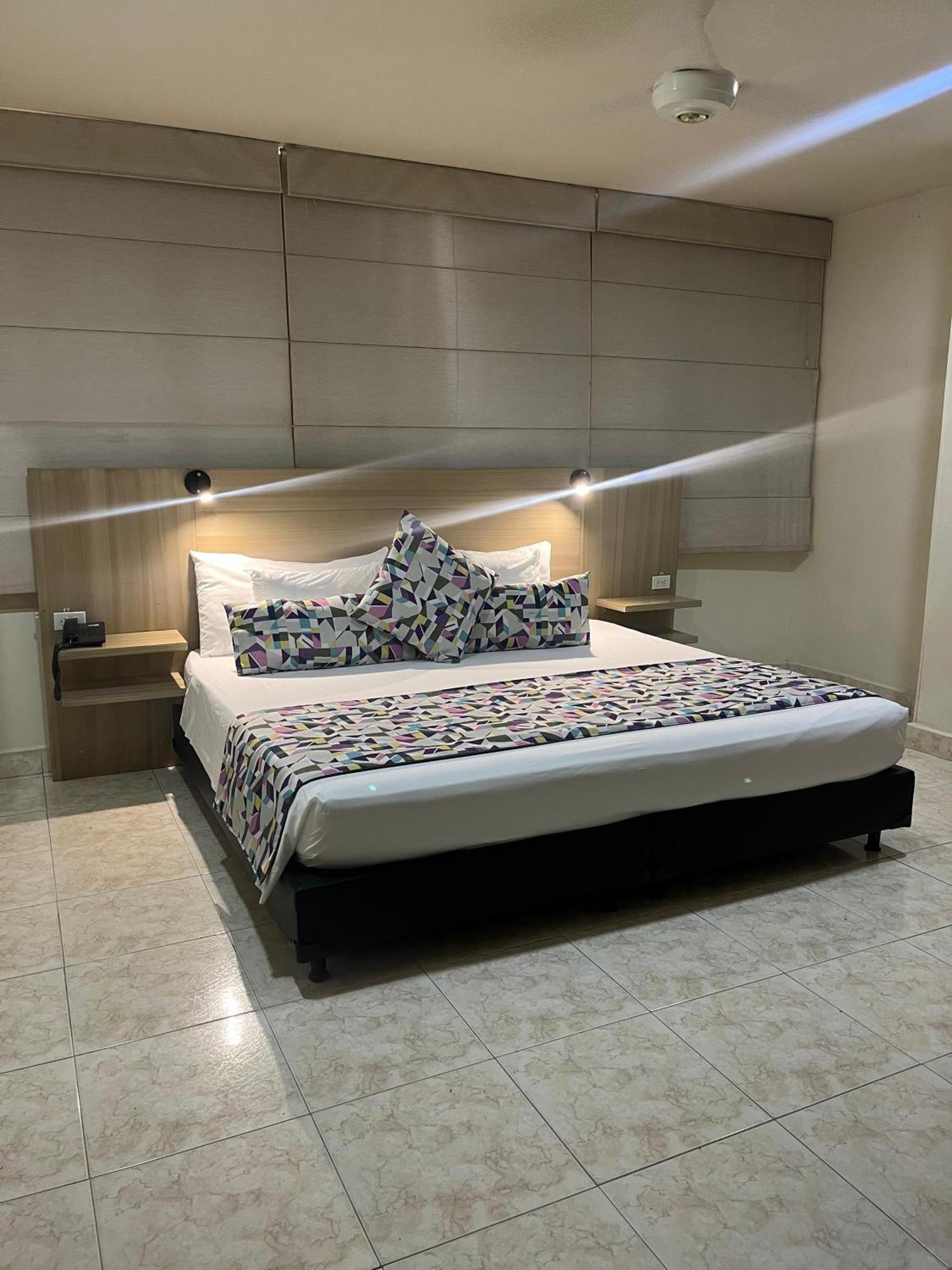 Hotel San Carlos Barrancabermeja Bagian luar foto