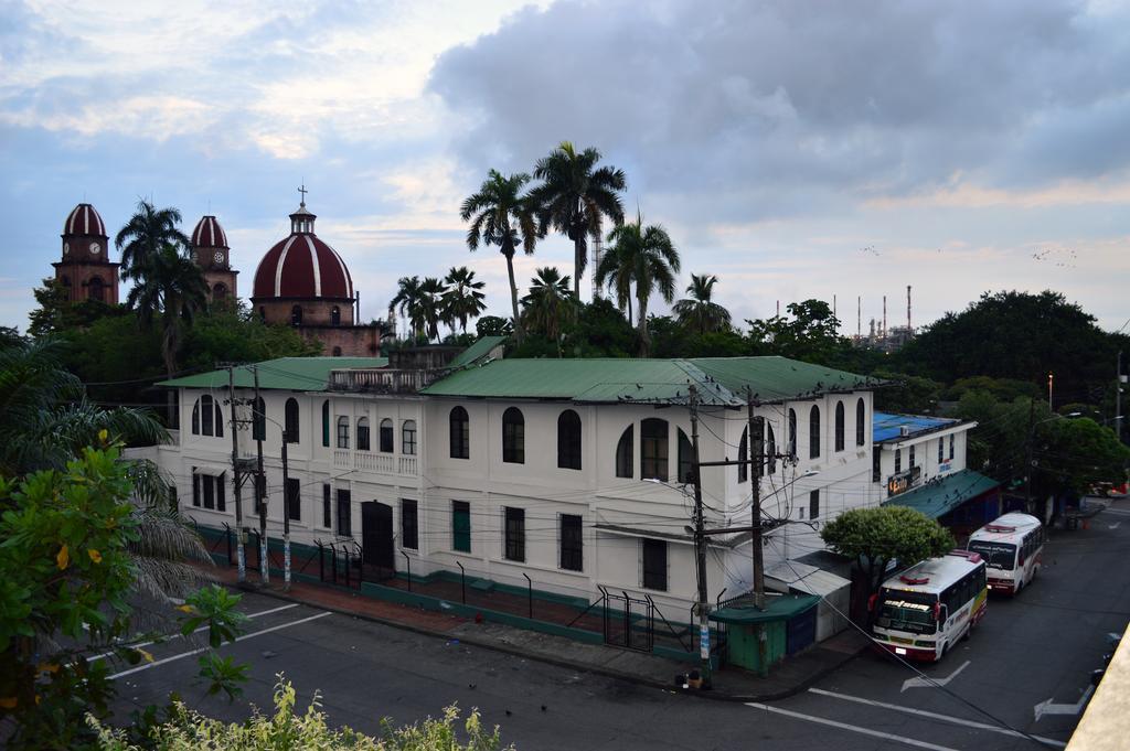 Hotel San Carlos Barrancabermeja Bagian luar foto